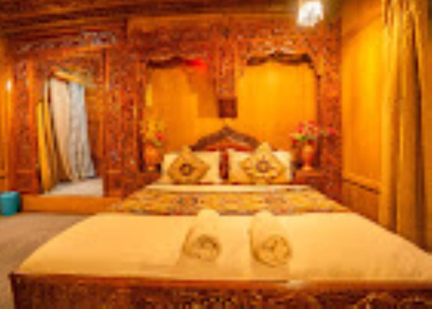 Young Bombay Premium Heritage Houseboat Srīnagar Esterno foto